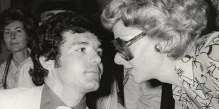 Θεόδωρος Βενάρδος: Ο «ληστής με τις γλαδιόλες» που γοήτευσε τις Ελληνίδες-Εικόνες